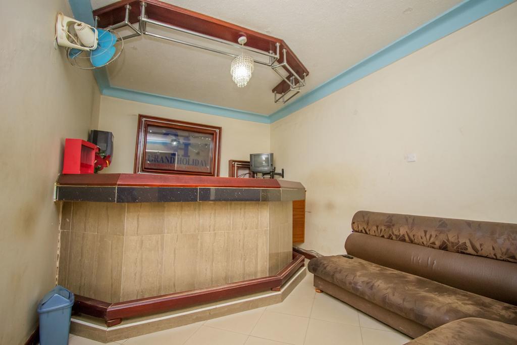 Grand Holiday International Hotel Mbarara ภายนอก รูปภาพ